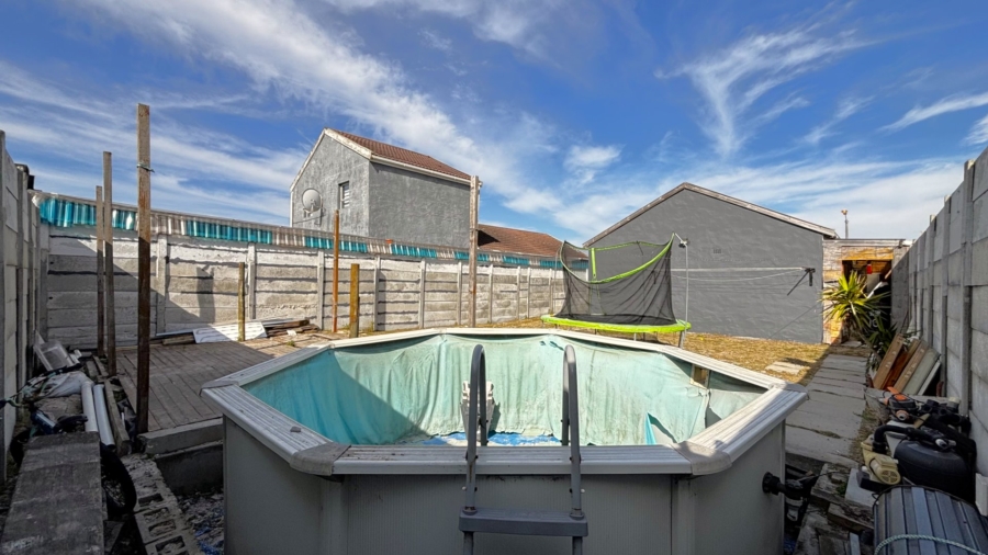 2 Bedroom Property for Sale in Colorado Park Western Cape